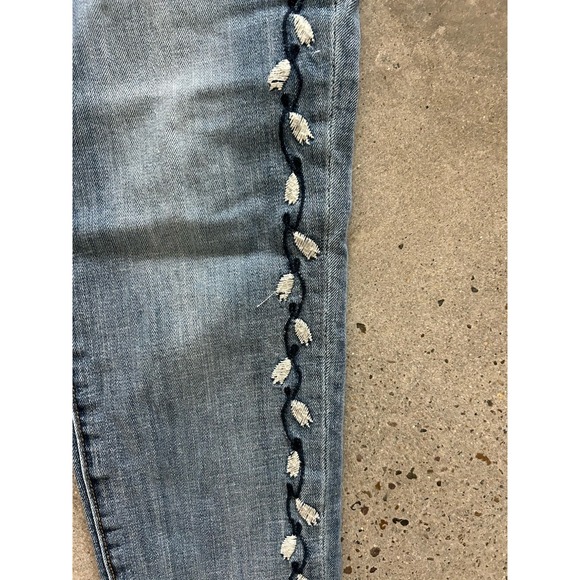 Driftwood Embroidered Marilyn Jeans Size 27 Floral Stretch Denim Blue White GUC - Picture 2 of 12